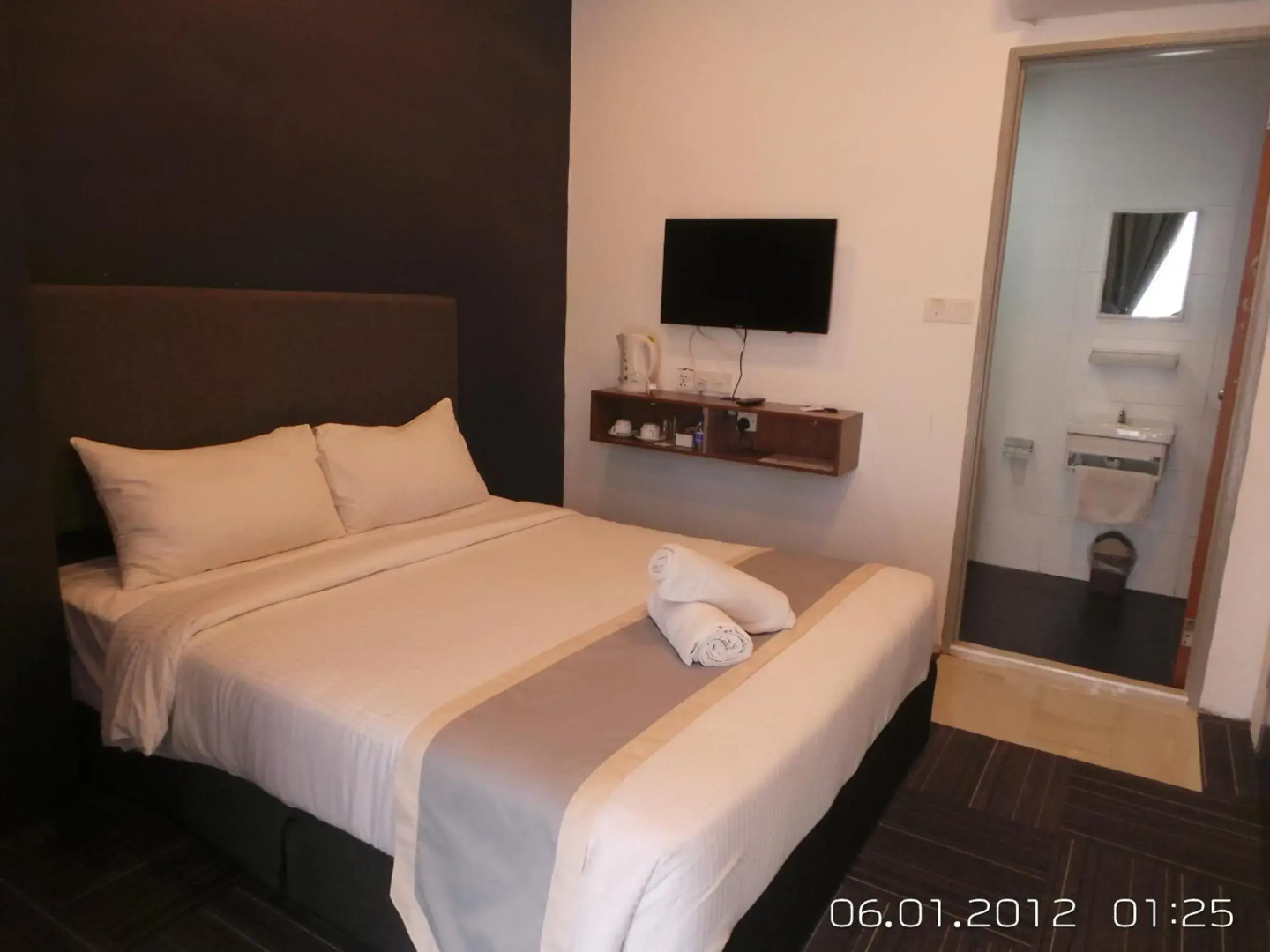 WE Hotel