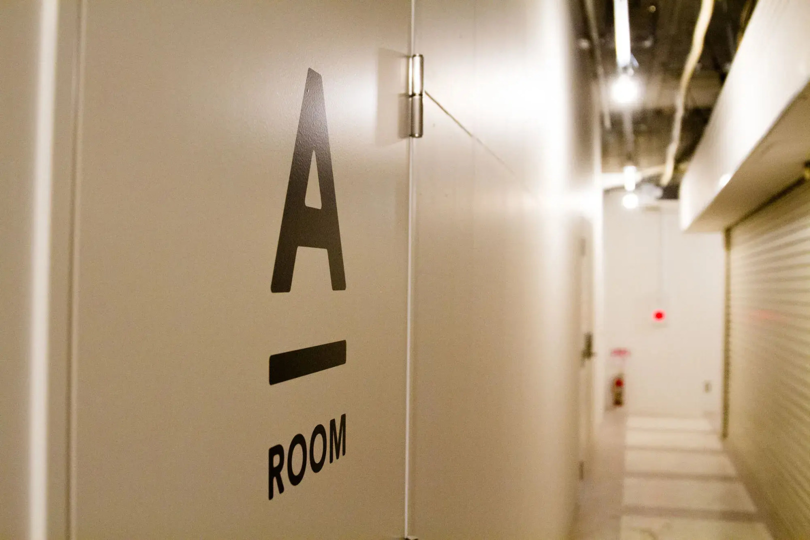 Hostel and Dining Tanga Table