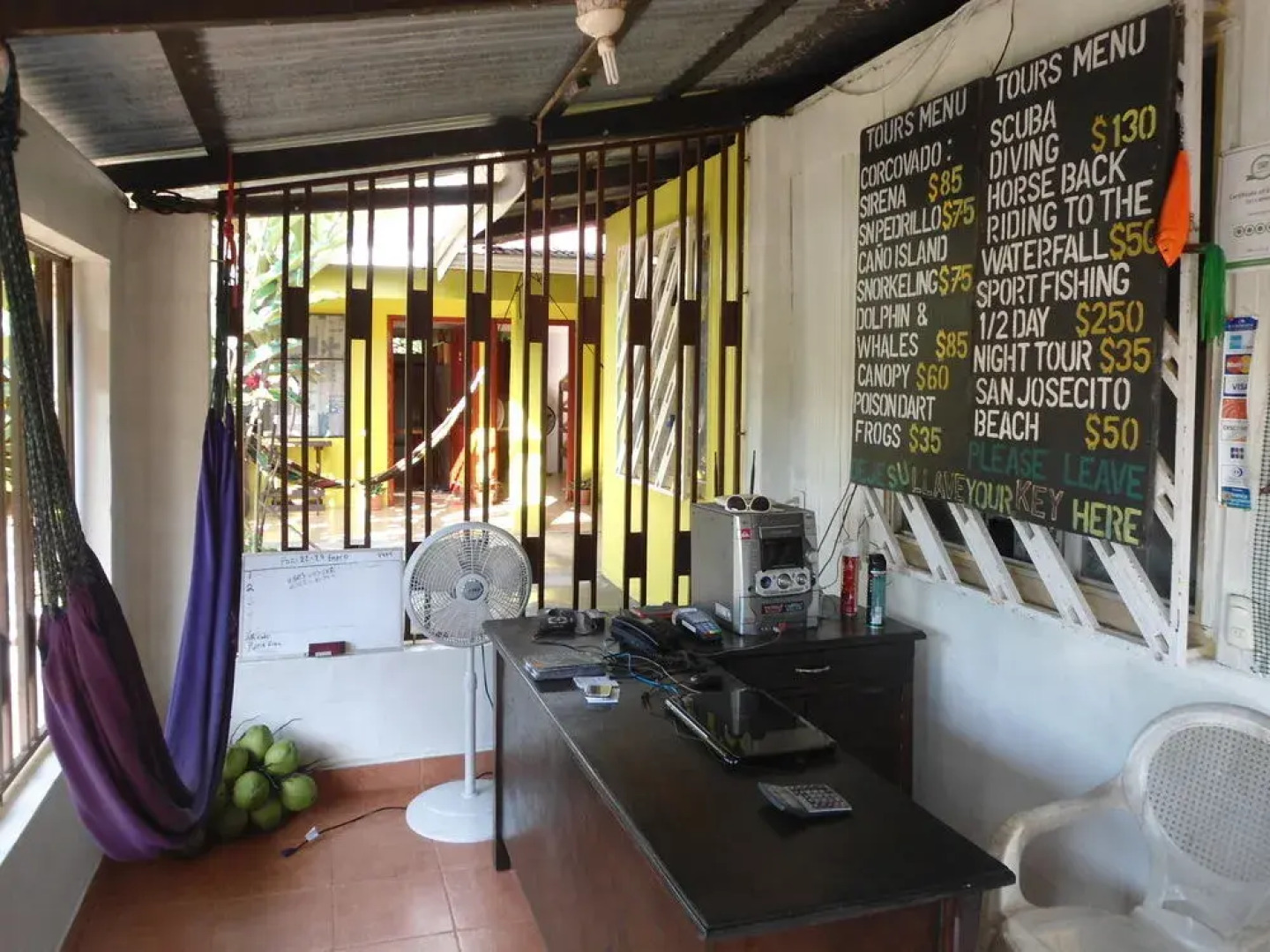 Cabinas Pura Vida Bed & Breakfast