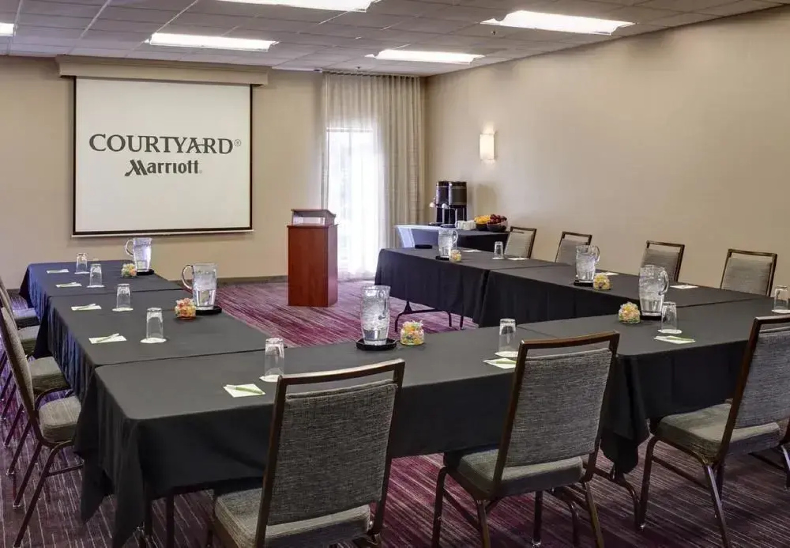 Courtyard by Marriott Milwaukee Brookfield