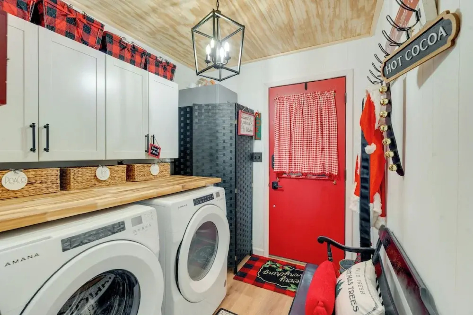 1 Mi to Gouldsboro State Park: Cabin w/ Deck!