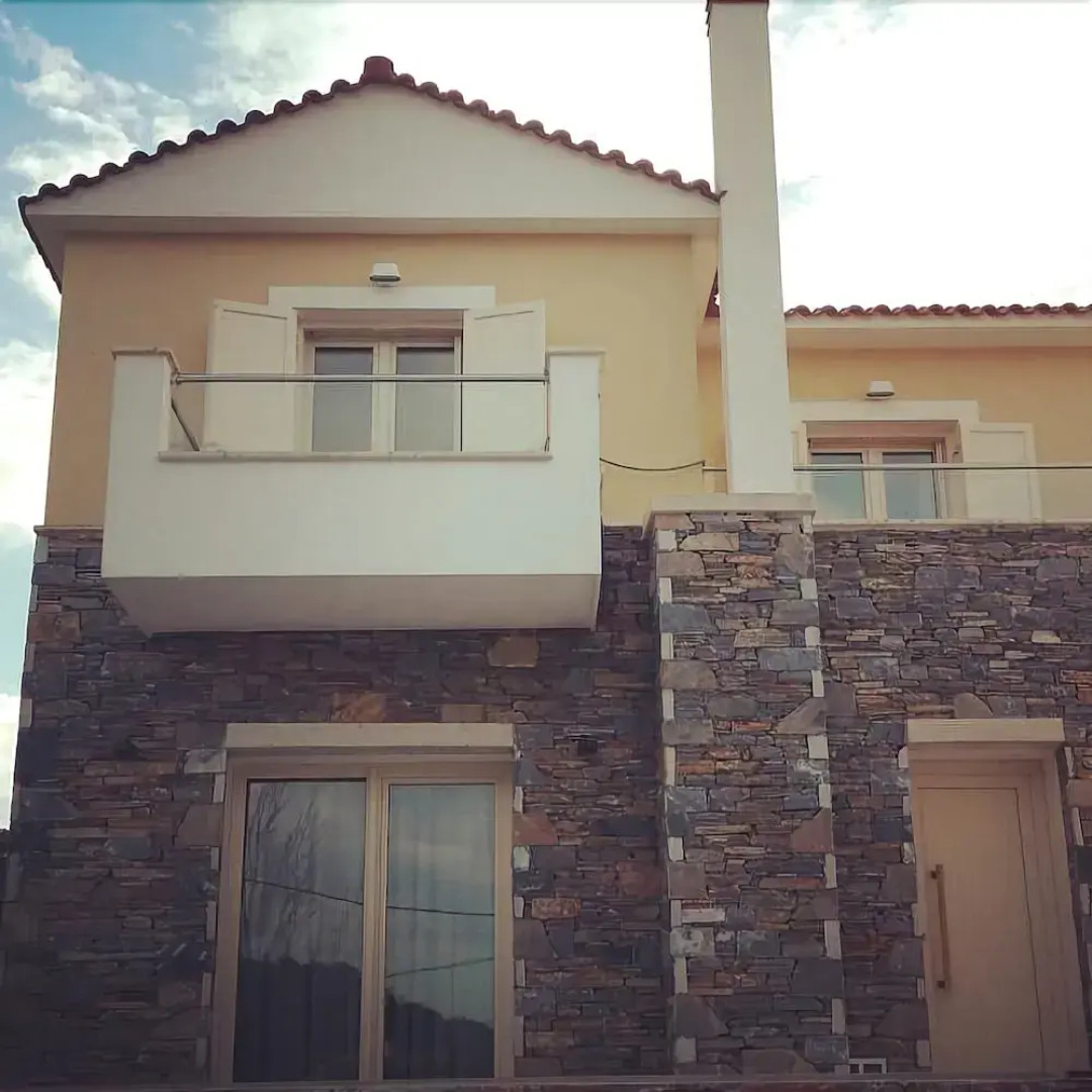 Mousses Luxury Houses