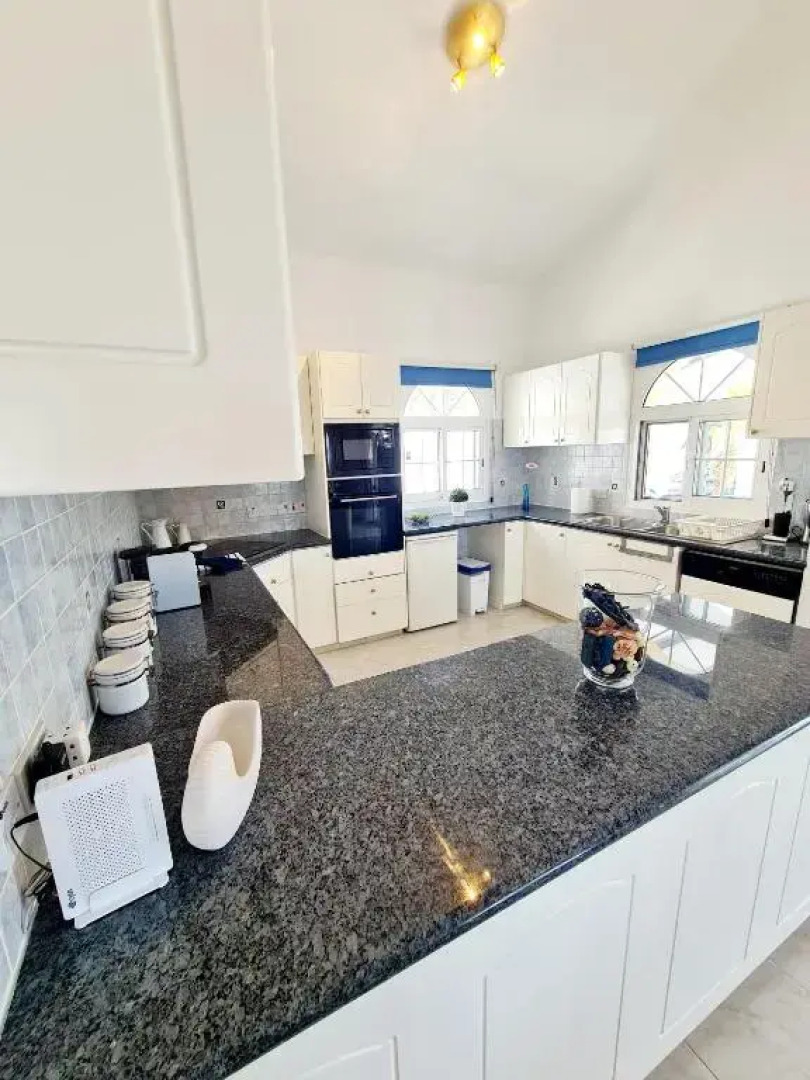 Villa Elysium, 3 bedrooms, pool, sea view & wifi