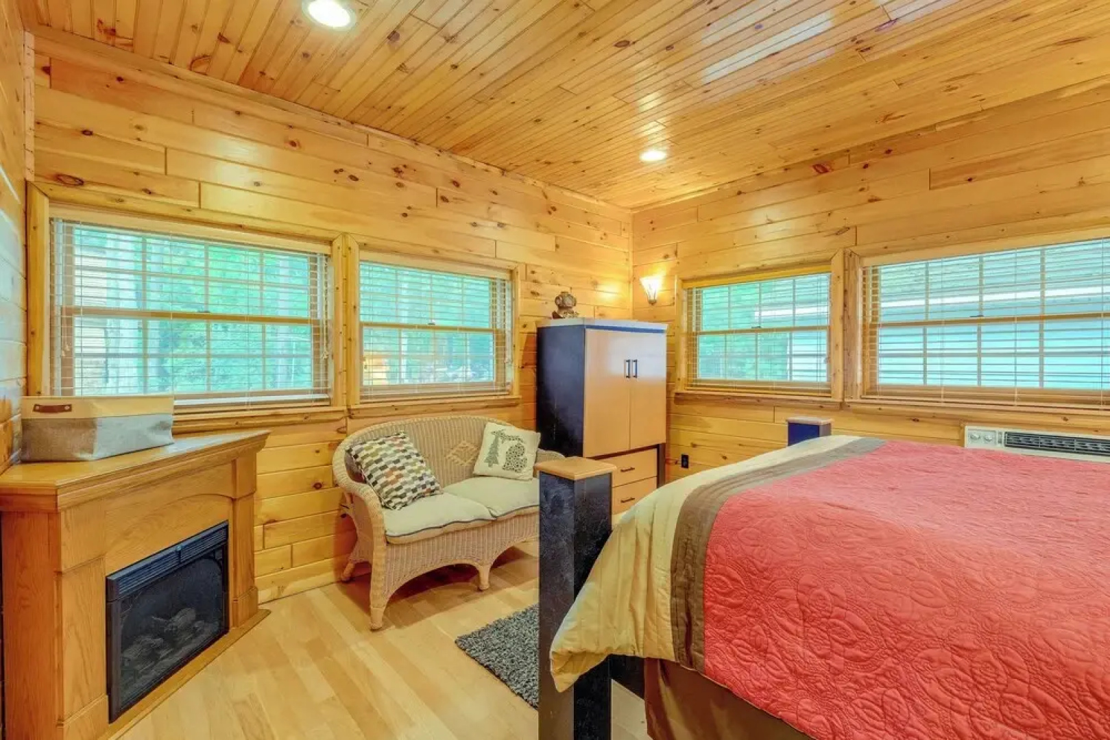 Rapid City Cottage w/ Patio Near Beach Access!