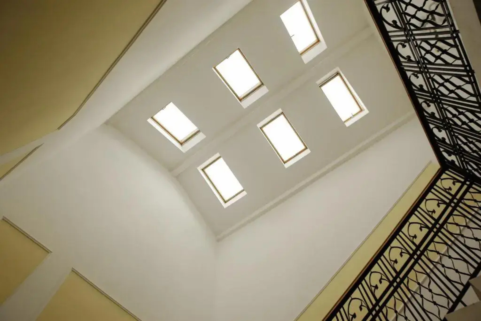 Mini-Hotel Under The Roof