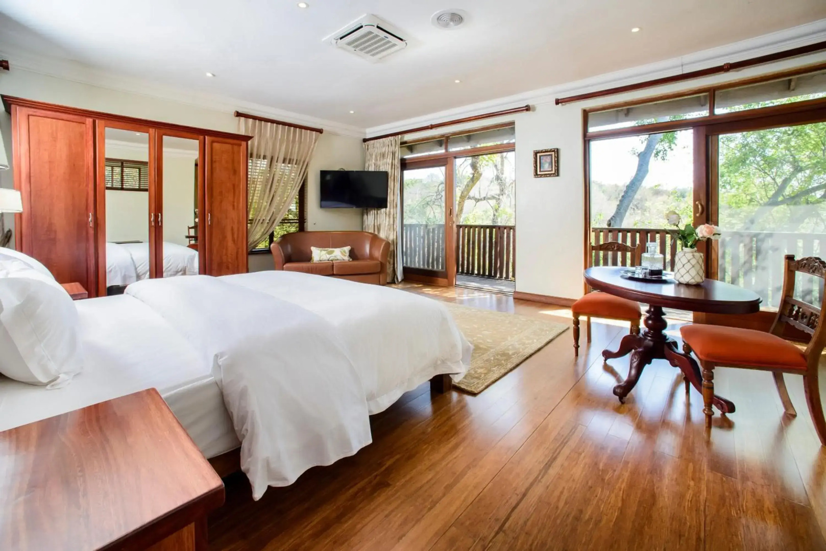 Leaves Lodge and Spa