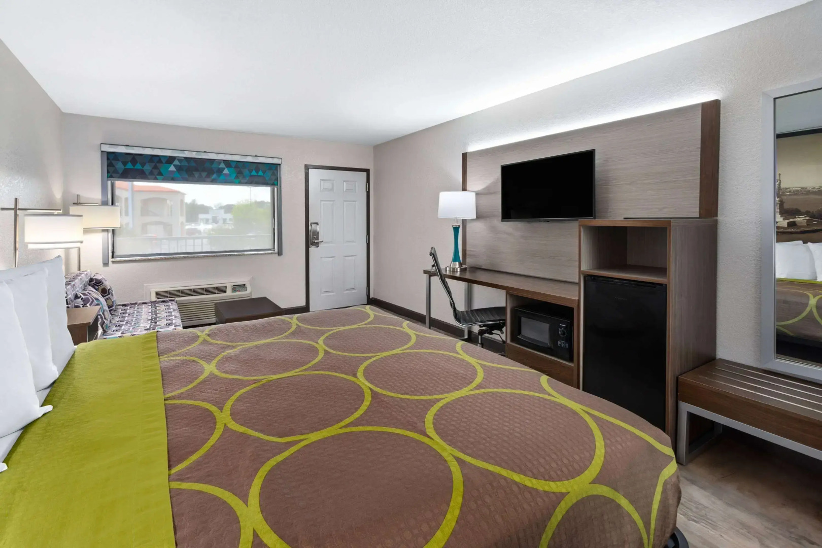 Super 8 by Wyndham Prattville Montgomery