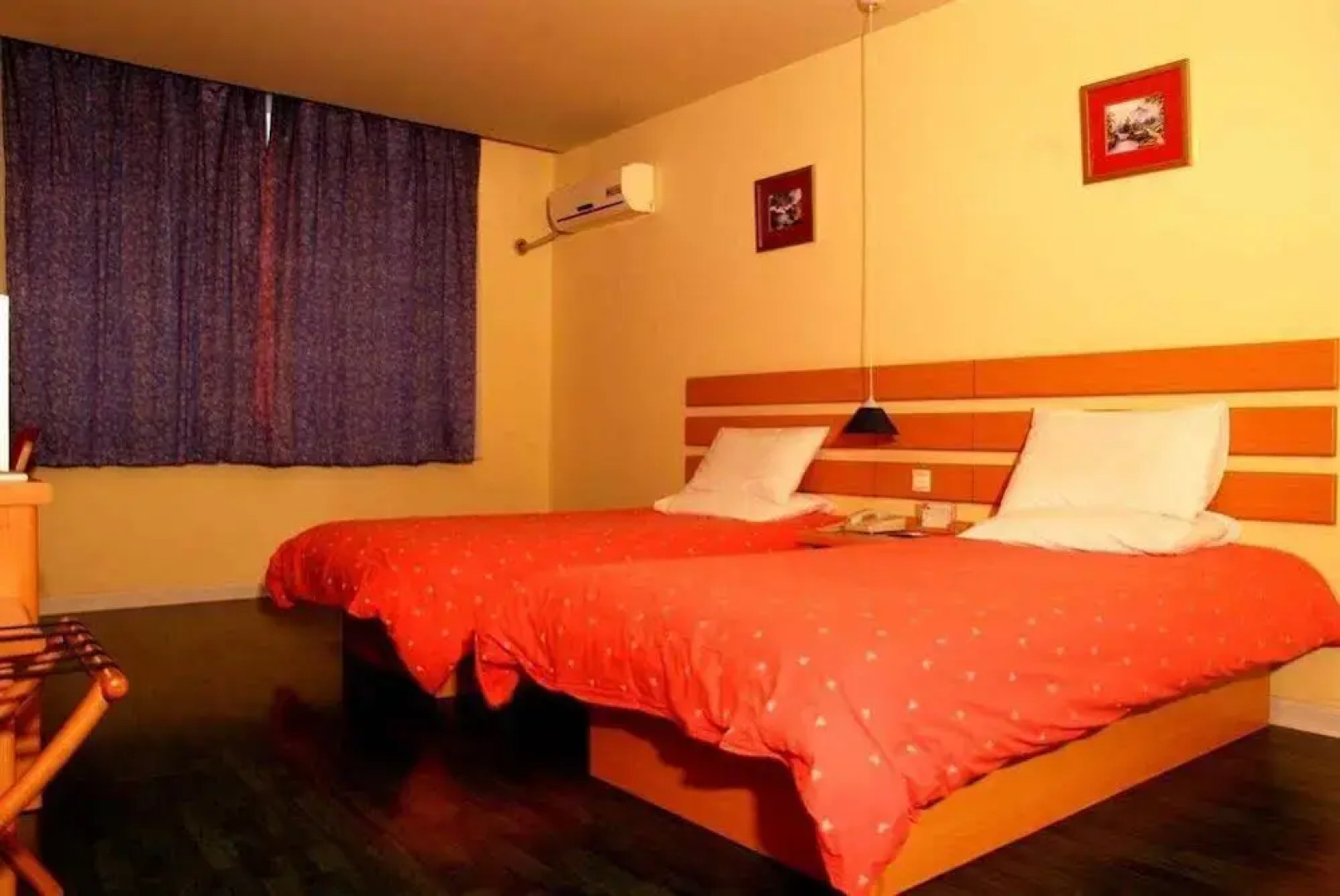 Home Inn Wuhan Jinghan Avenue Dazhi Road Light Rail