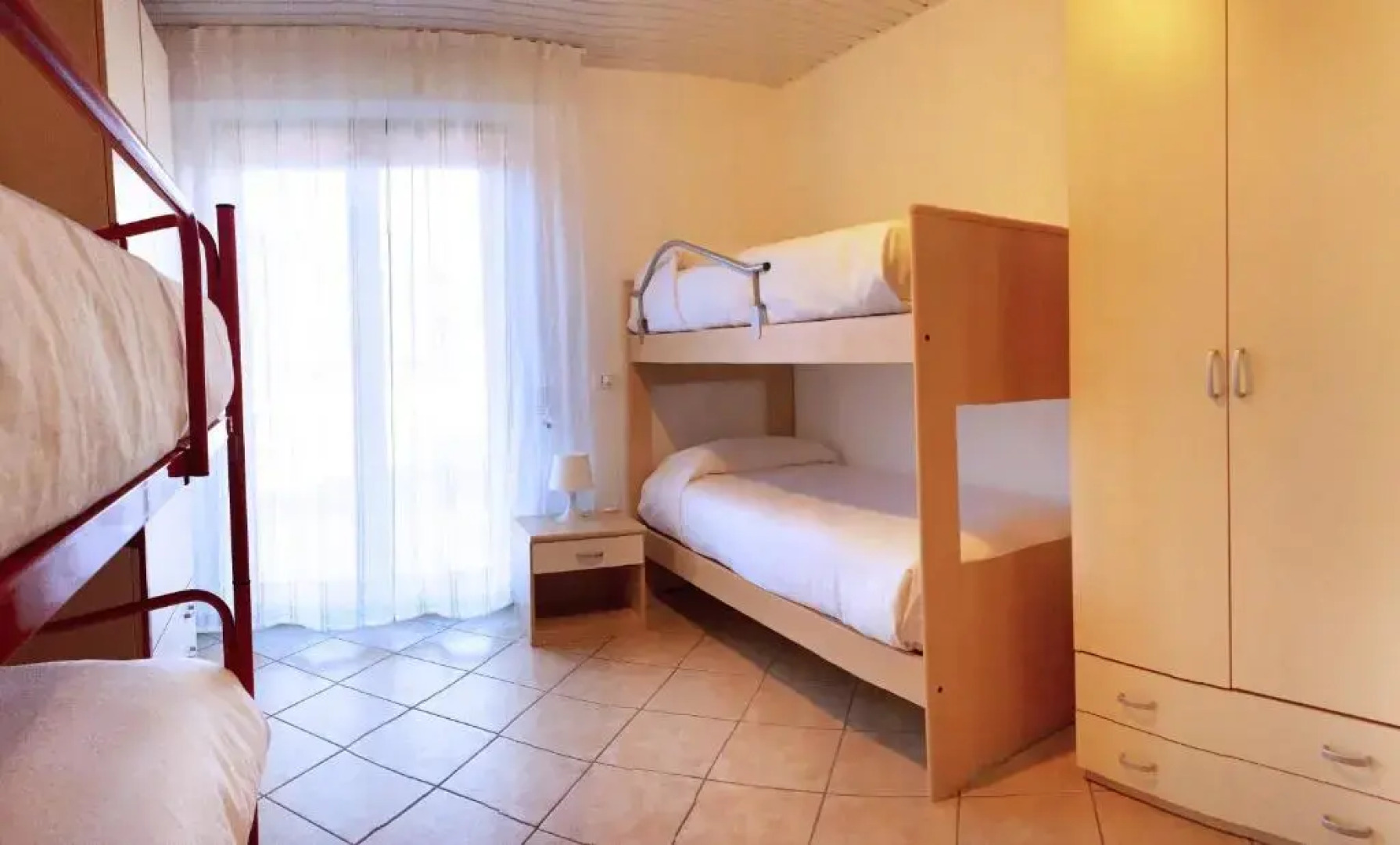 Como's Lake Mountains