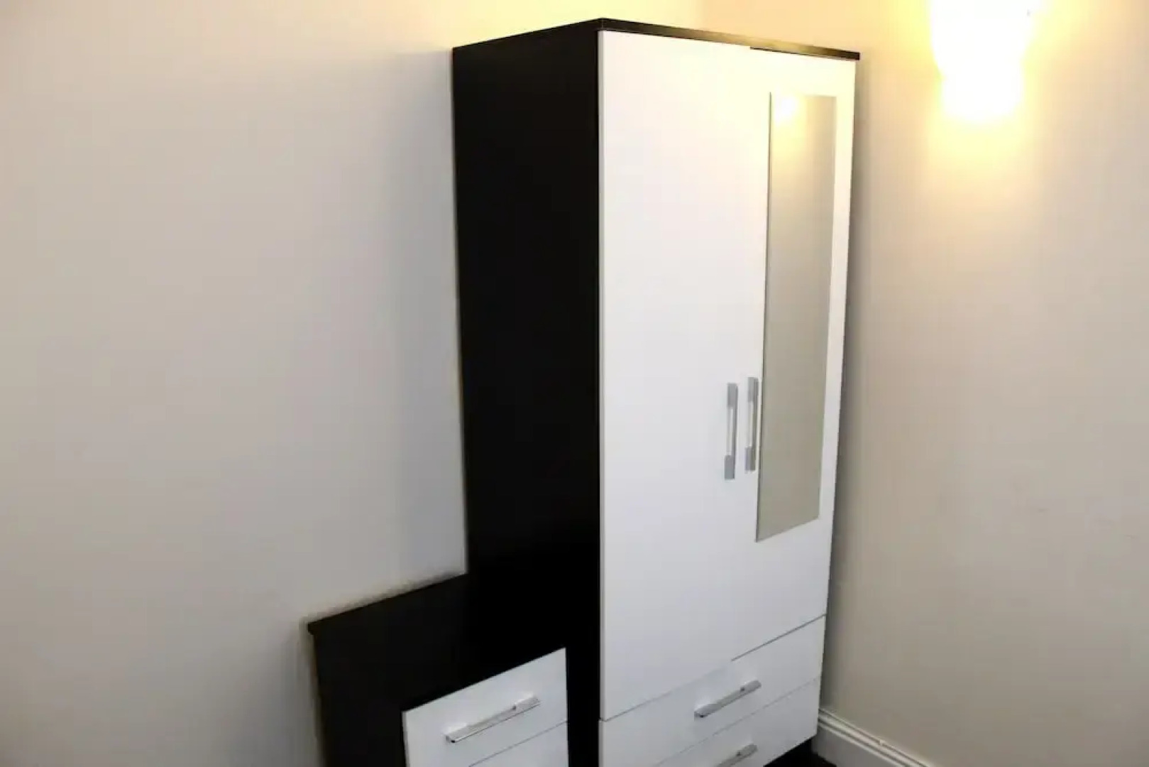 New 4 Bedroom Coventry House Sleeps 7