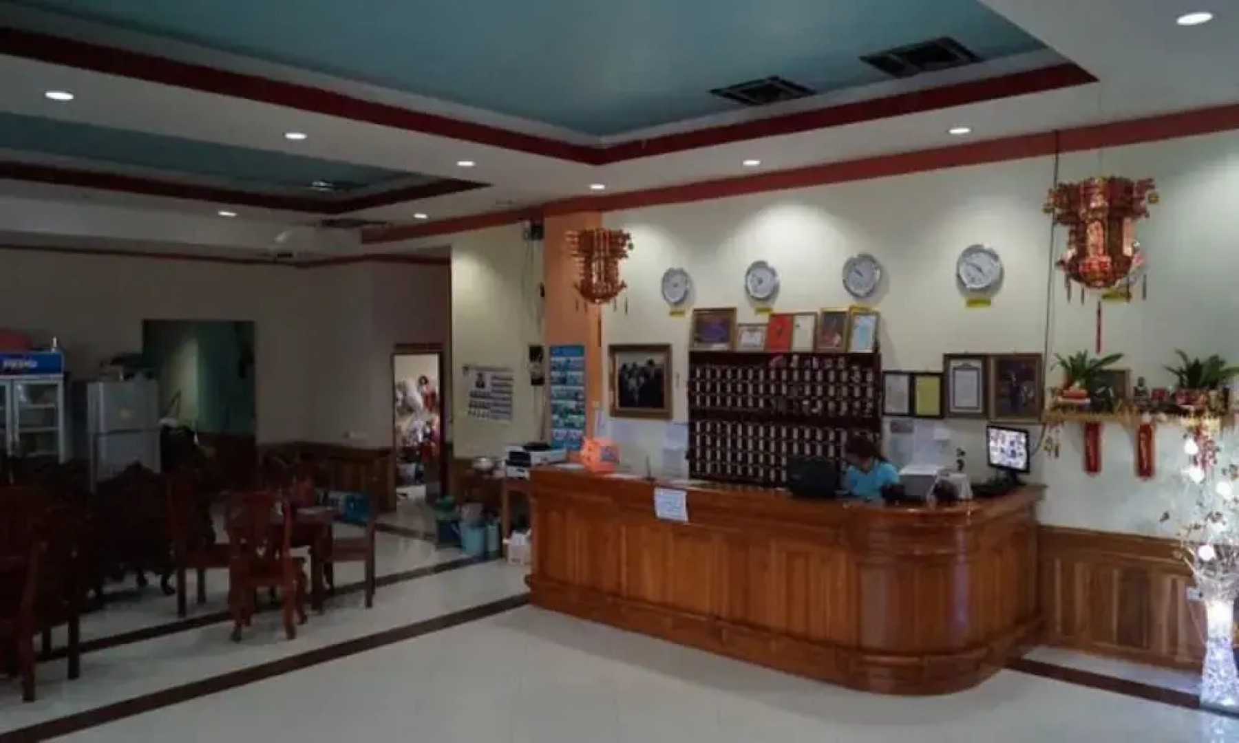 Roung Nakhon Vang Vieng Palace