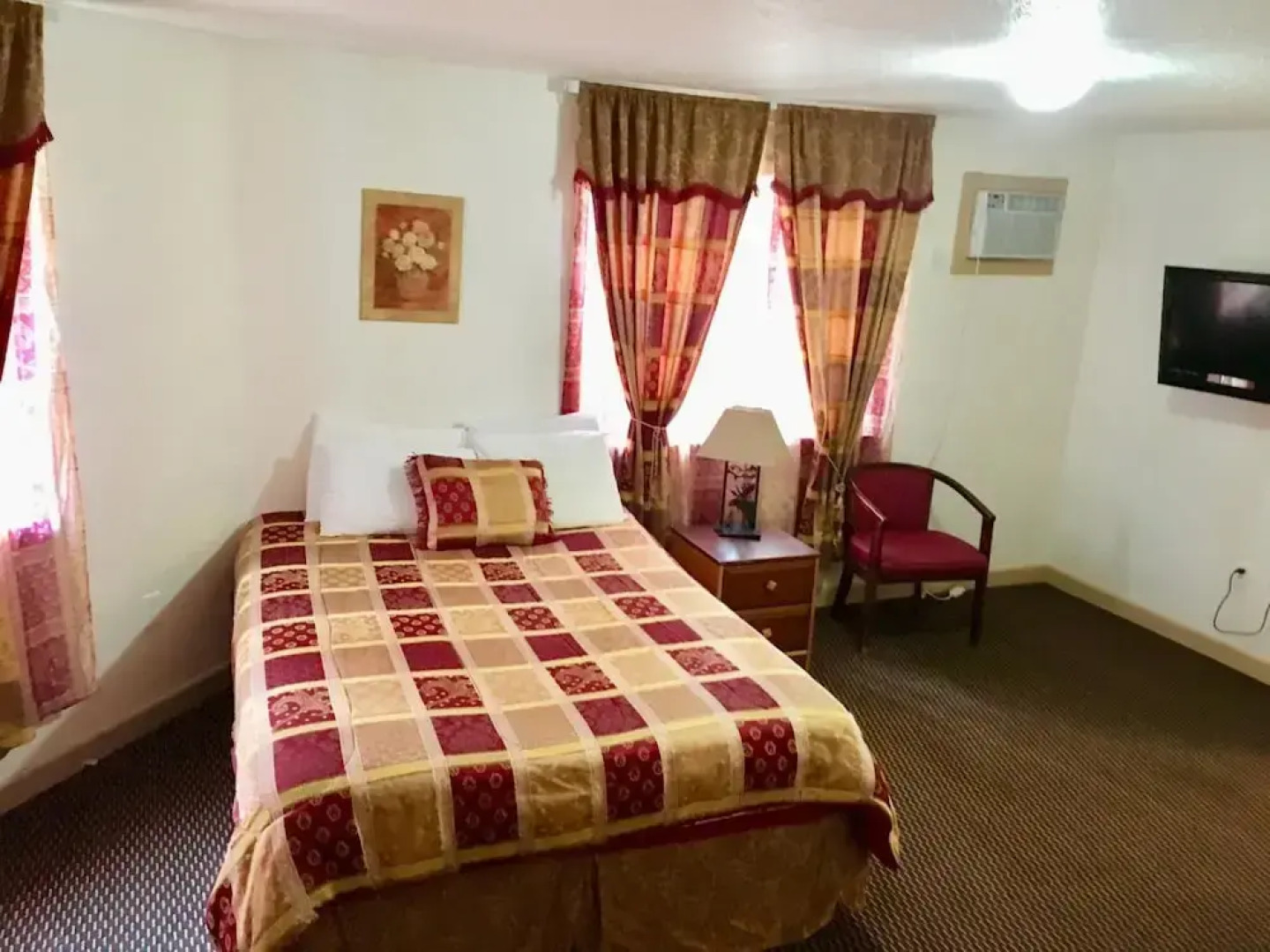 Saco River Motor Lodge & Suites