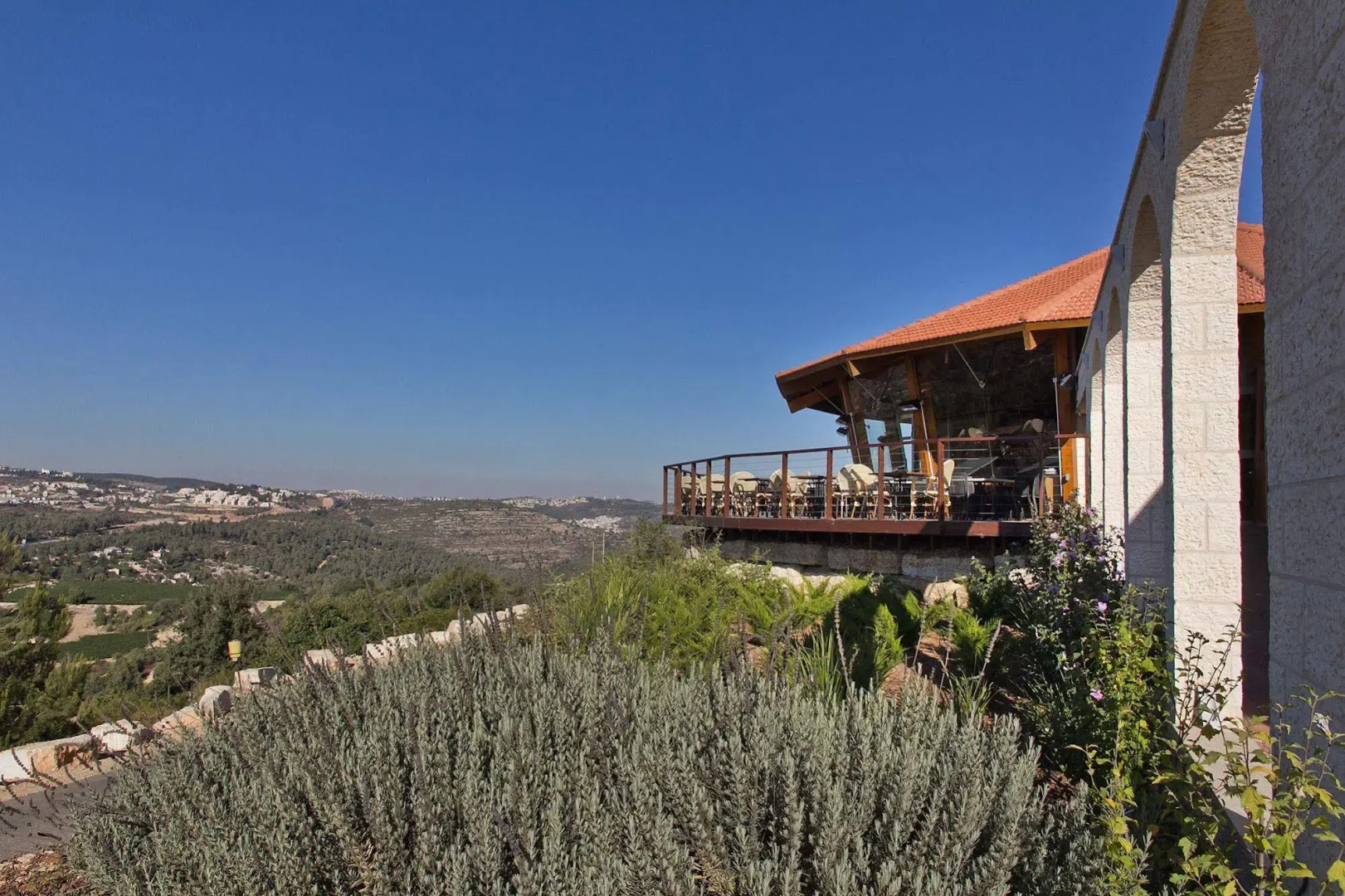 Shoresh Green Hills Family Suites Hotel