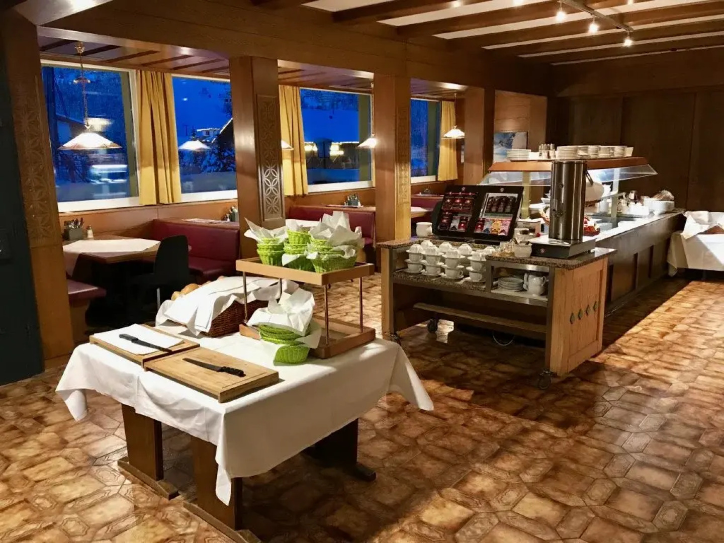 Basekamp Mountain Budget Hotel