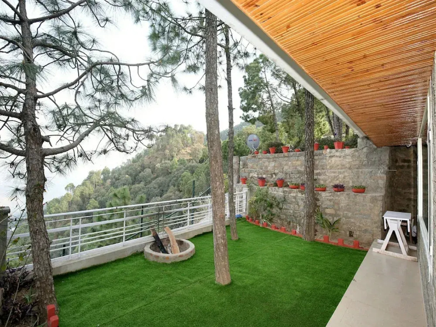 OYO 13128 Home 2BHK Boparai House Barog