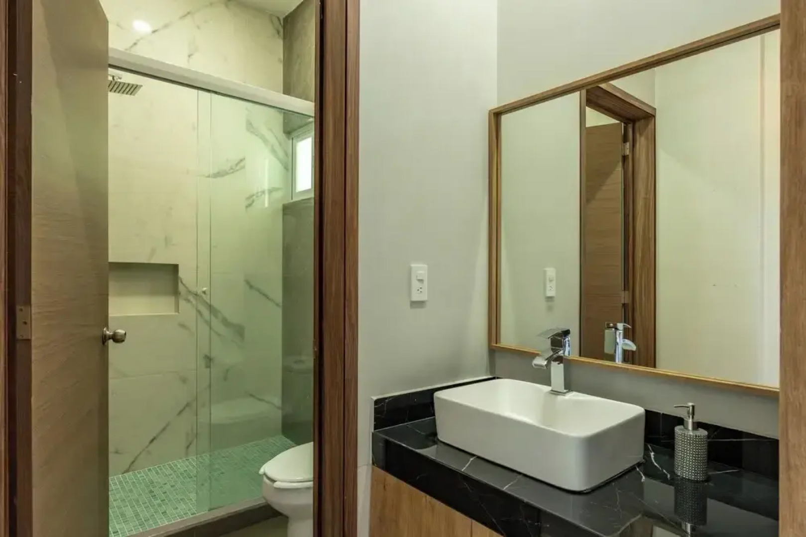 Loft with Pools and Rooftop Sky Bar