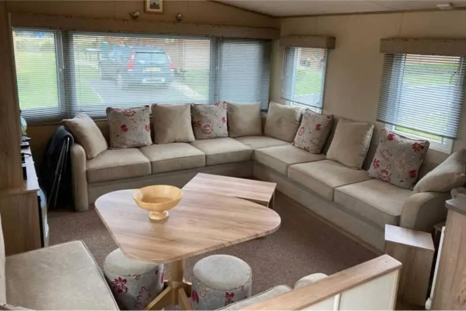 Luxury 2 Bedroom Holiday Home on Beachside Park