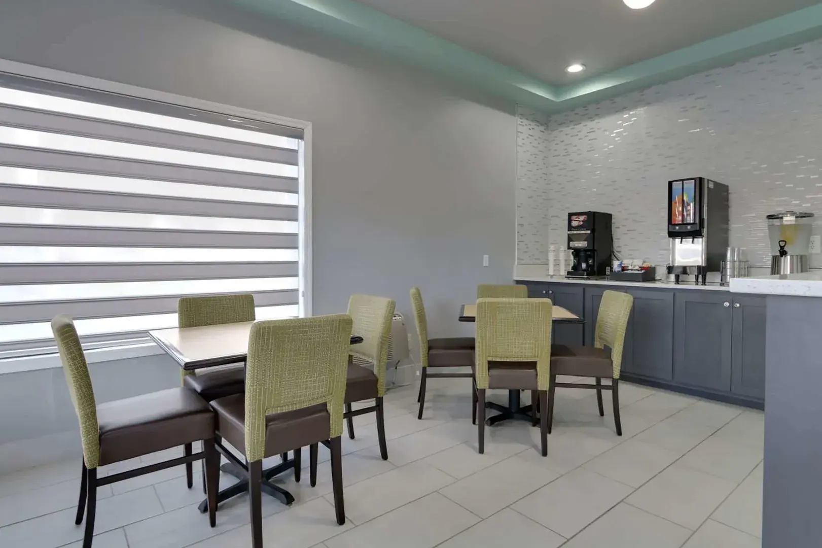 Travelodge by Wyndham Calhoun South I-75