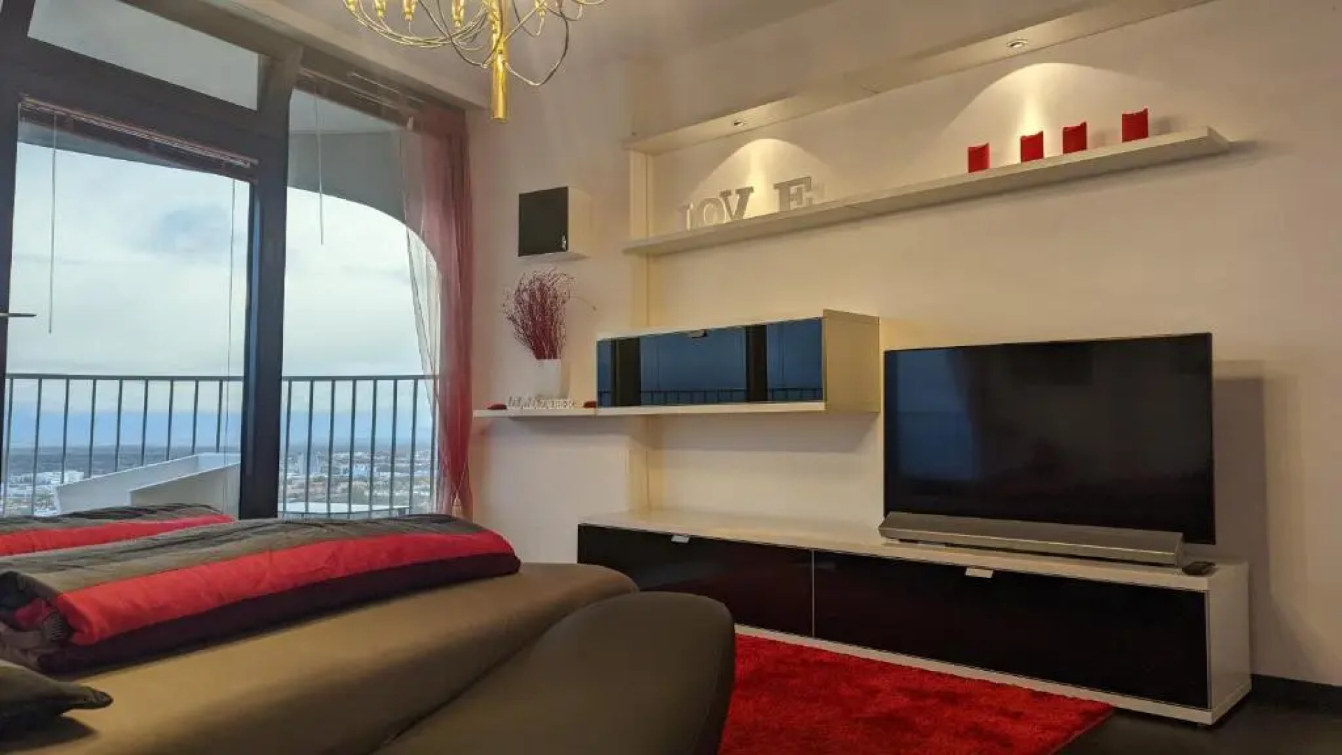 Sky-Romantic-Room