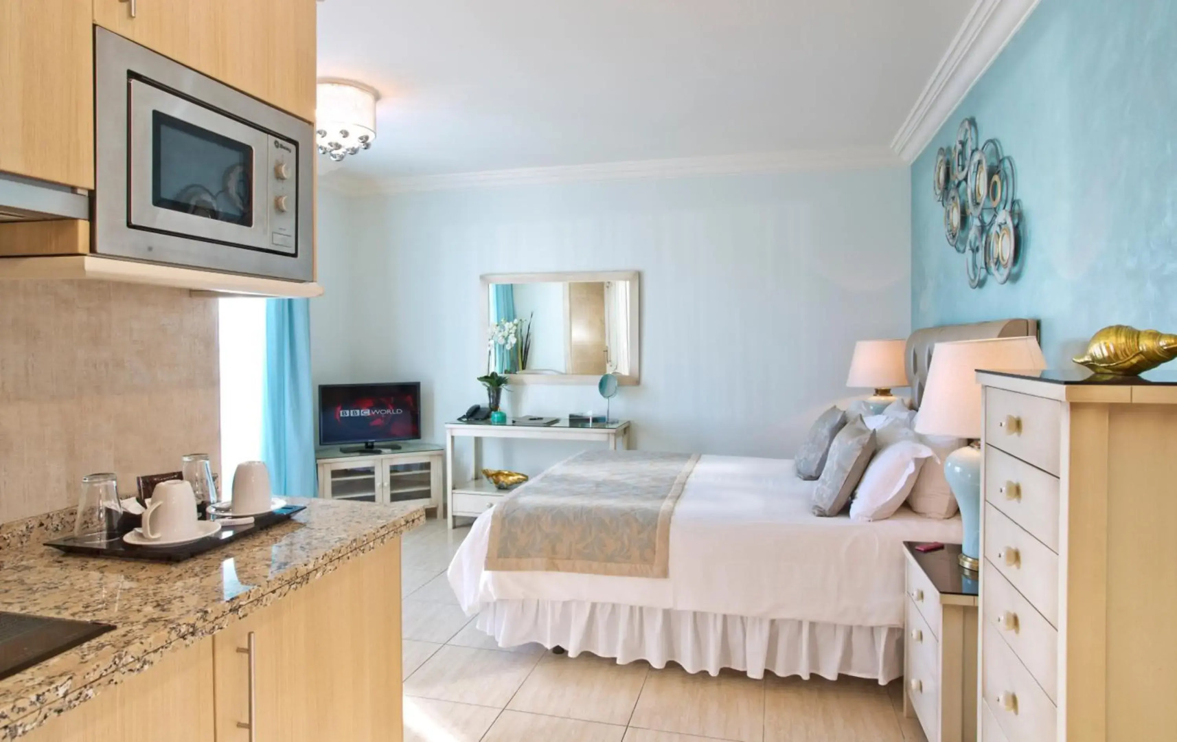 El Oceano Beach Hotel