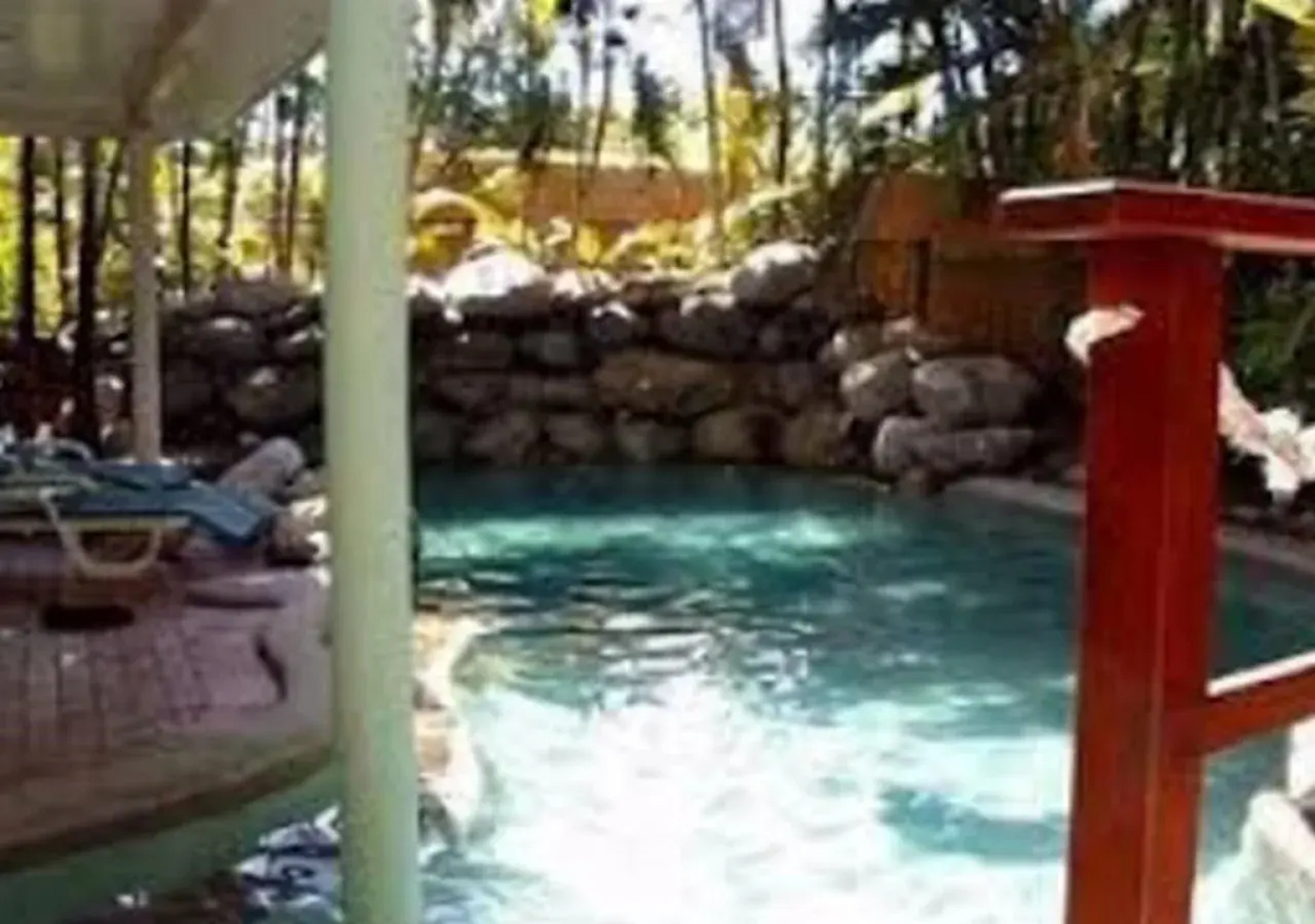 Retro Port Douglas Apartments