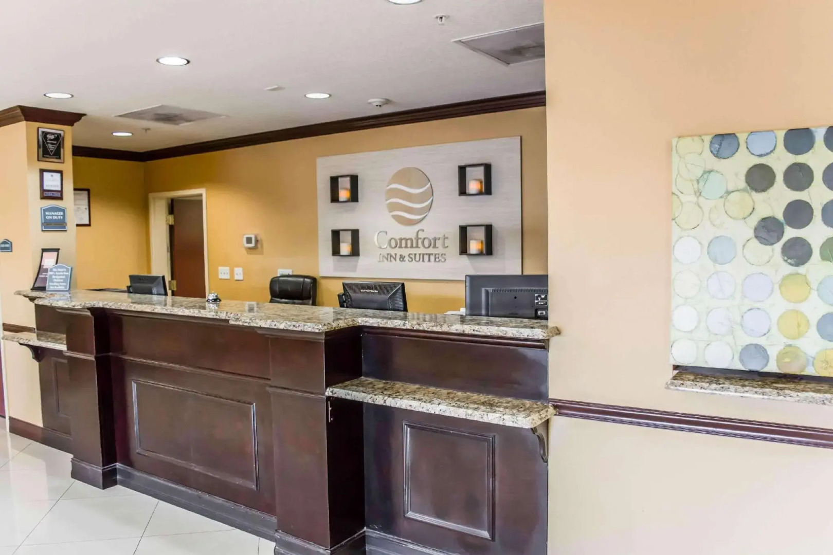 Comfort Inn & Suites Northeast - Gateway