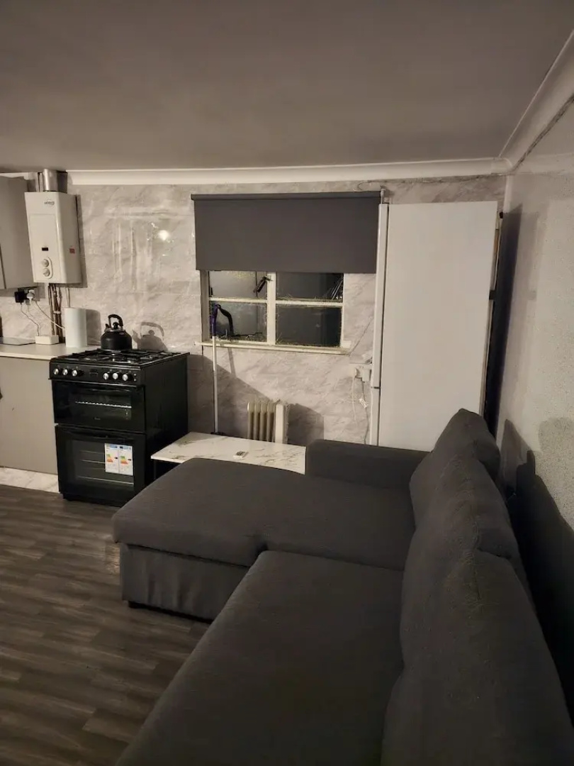 Immaculate 3-bed Chalet in Sheerness