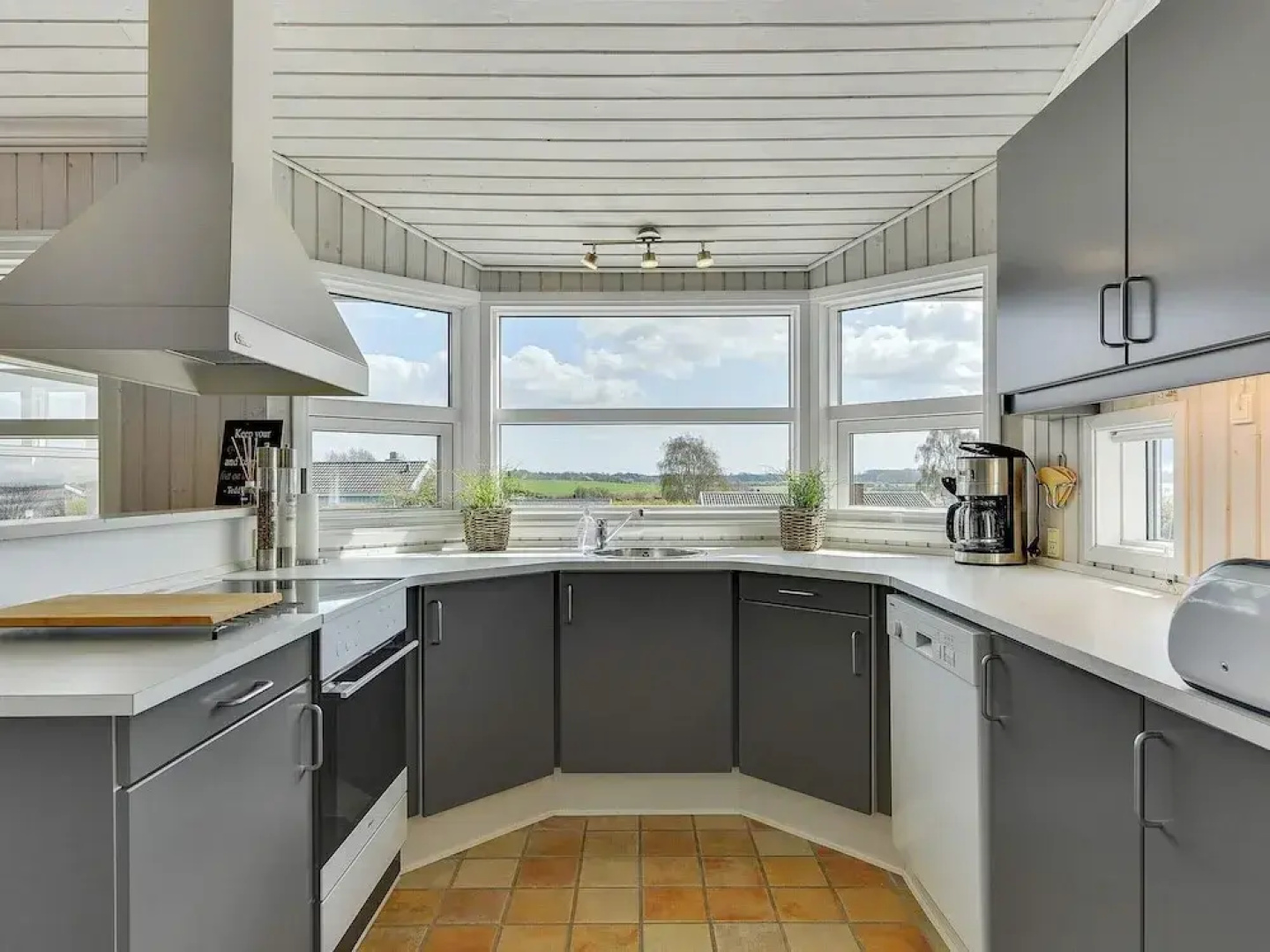 Spacious Retreat With Fjord View - By Traum Ferienwohnungen
