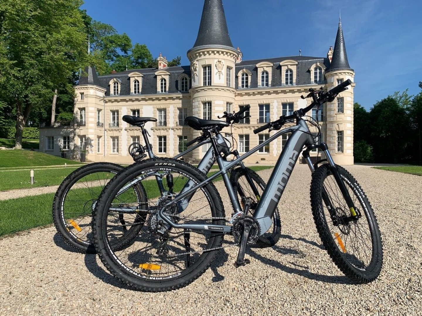 Le Château d'Hardricourt