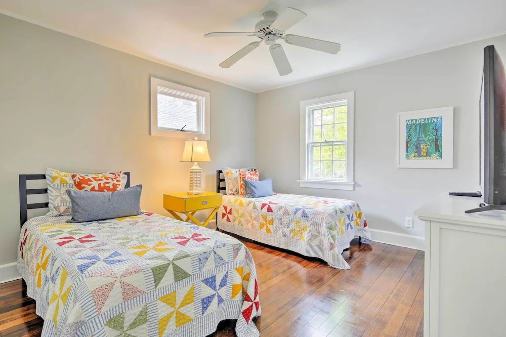 Spacious Getaway W/deck - Walk to Nantucket Sound!