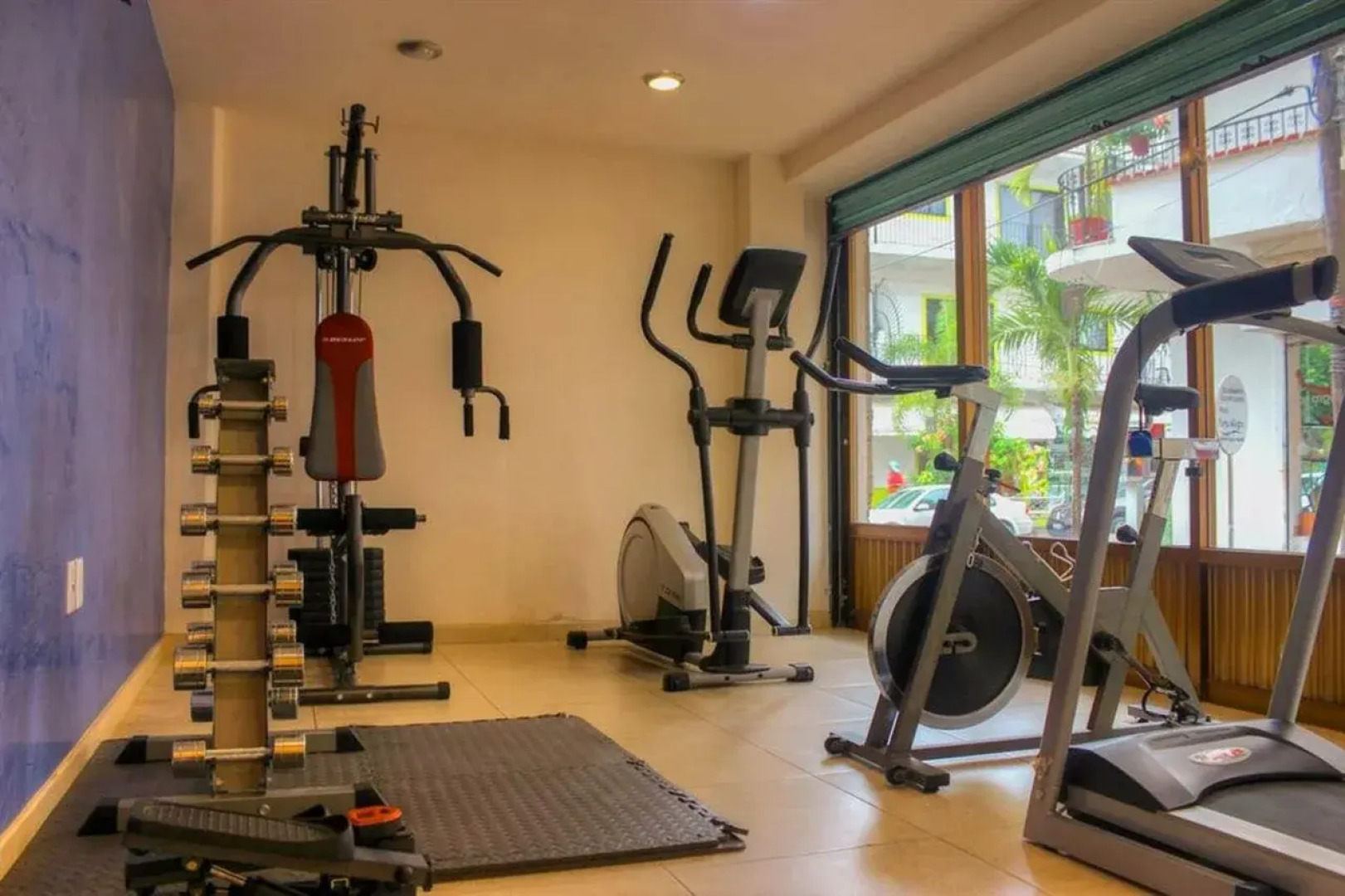 Hotel Porto Allegro - Near Malecon