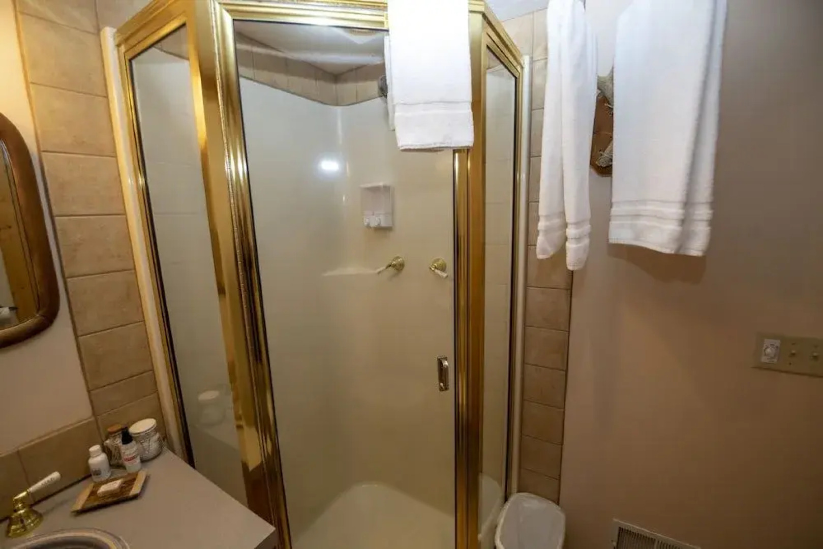 Snowberry Inn Bed & Breakfast