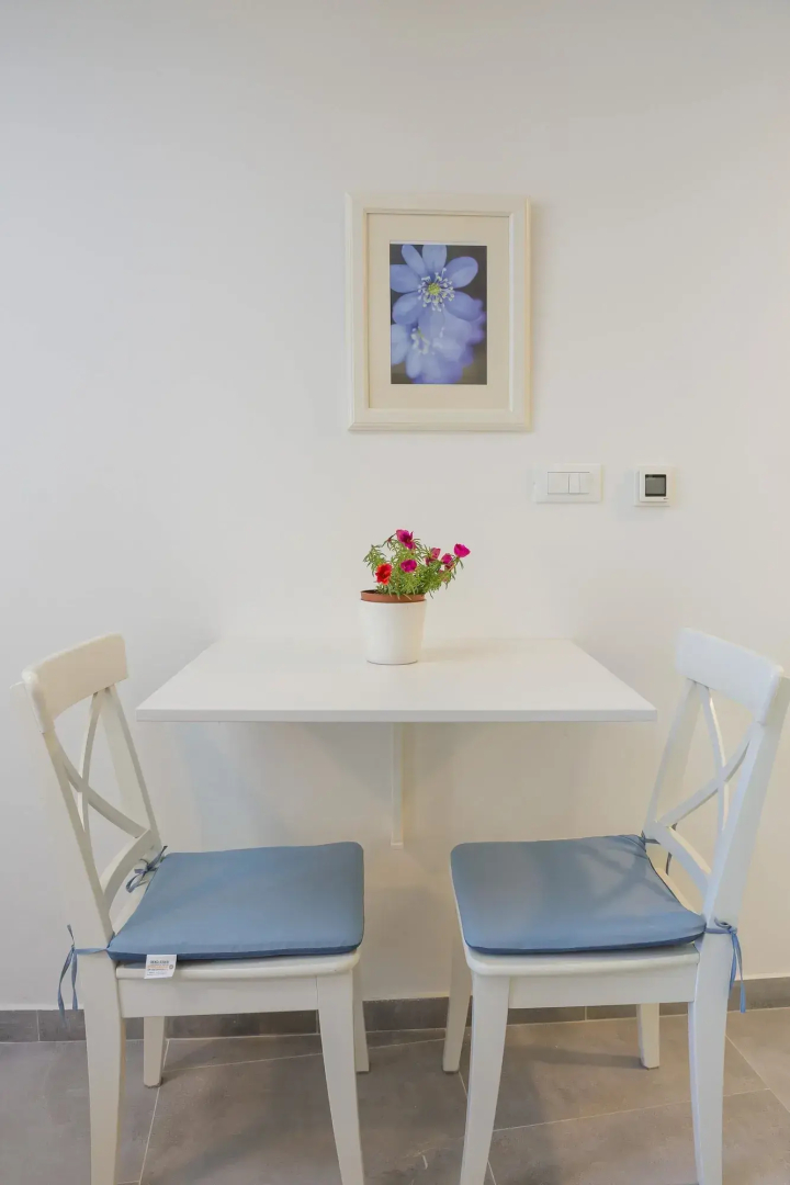 Split Center Suites