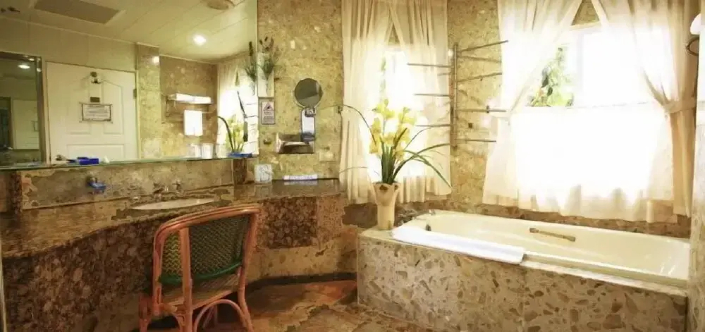 Swan Lake Villa Resort