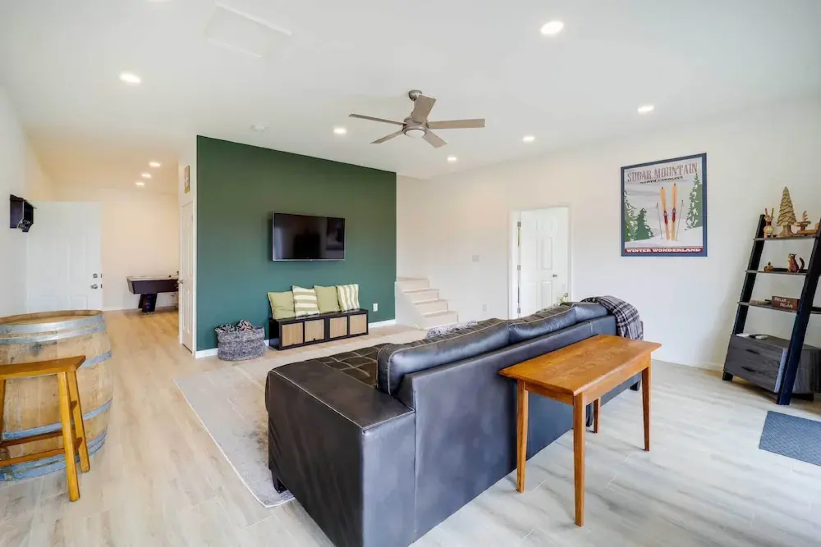 Deck, Grill & Fire Pit: Sugar Mountain Retreat!