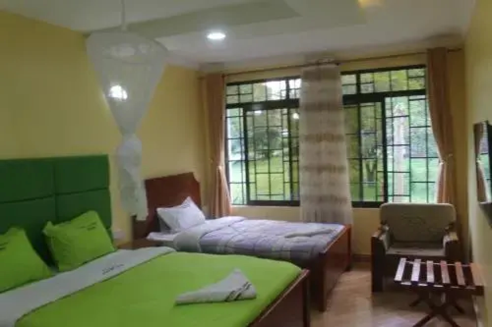 Vienna Woods Holiday Inn Limited