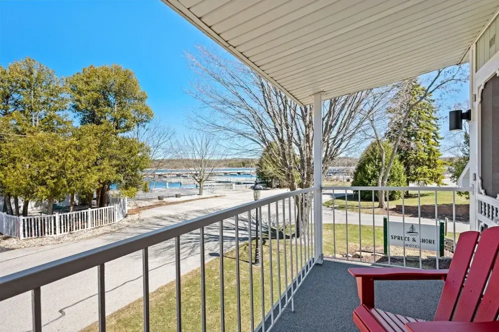 Spruce and Shore Motel