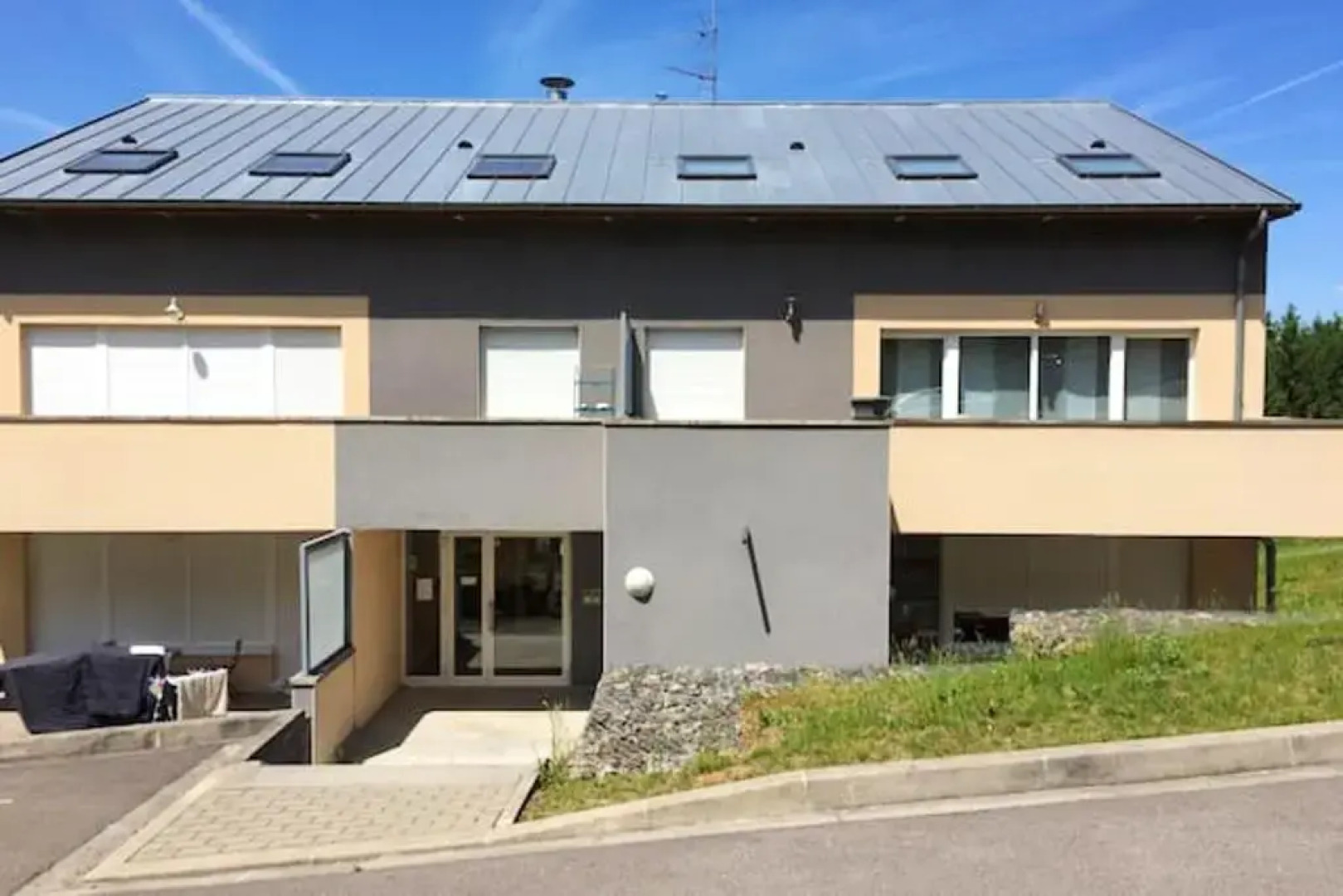 Appartement de 2 chambres avec balcon et wifi a Apach