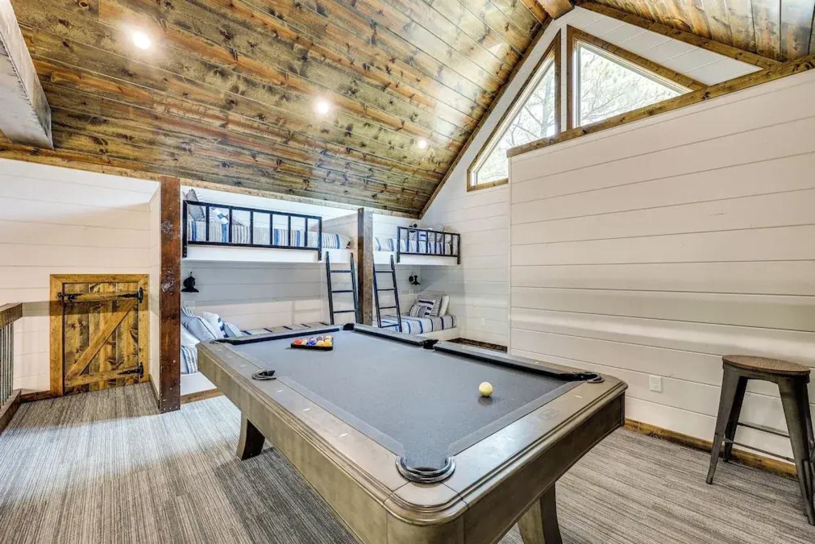 Cozy Cabin w/ Hot Tub ~ 5 Mi to Broken Bow Lake