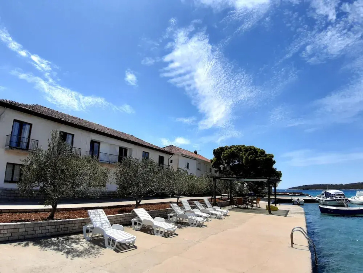 Sea Turtle Apartments