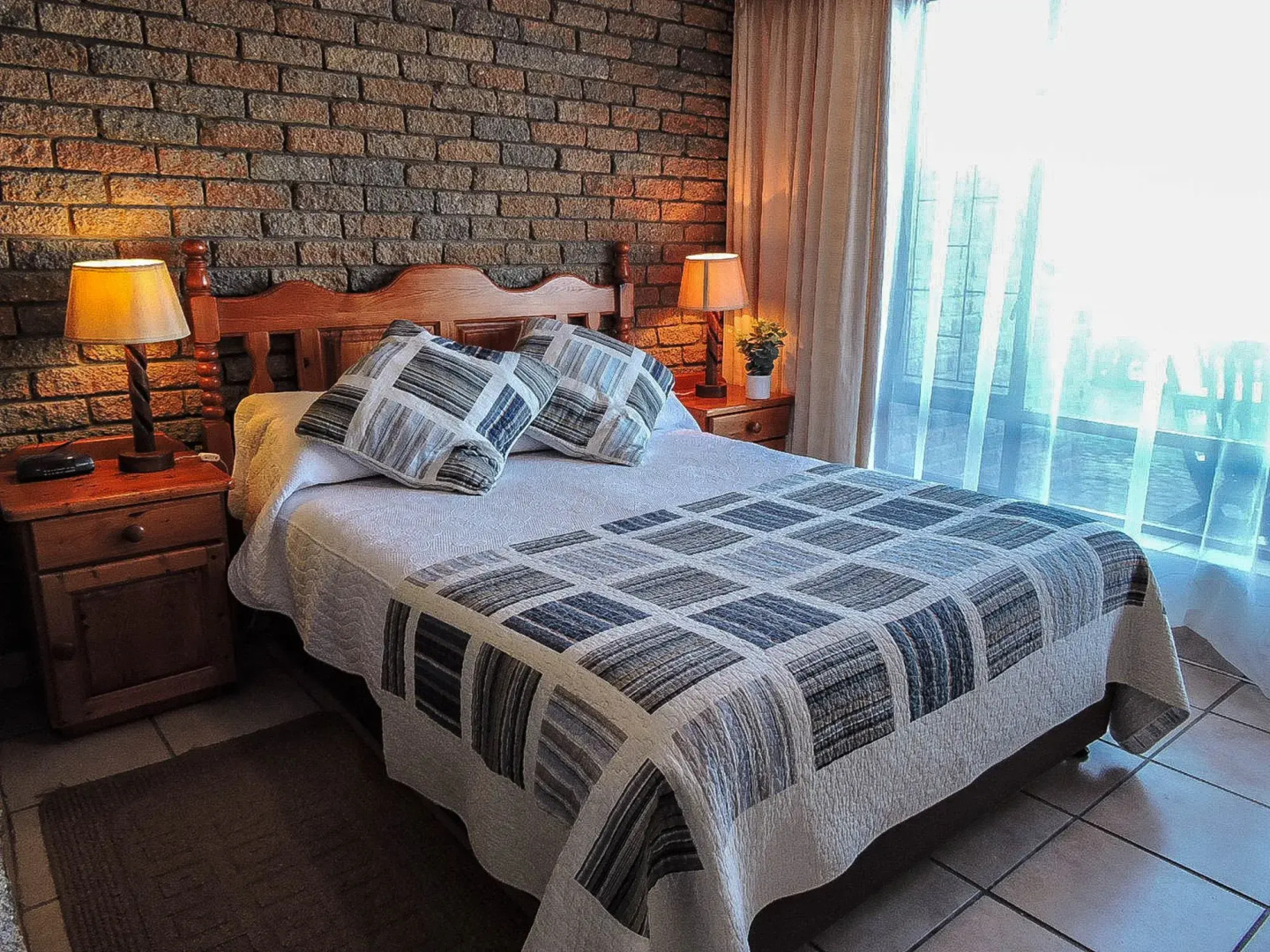 Amzee Bokmakierie Guest House