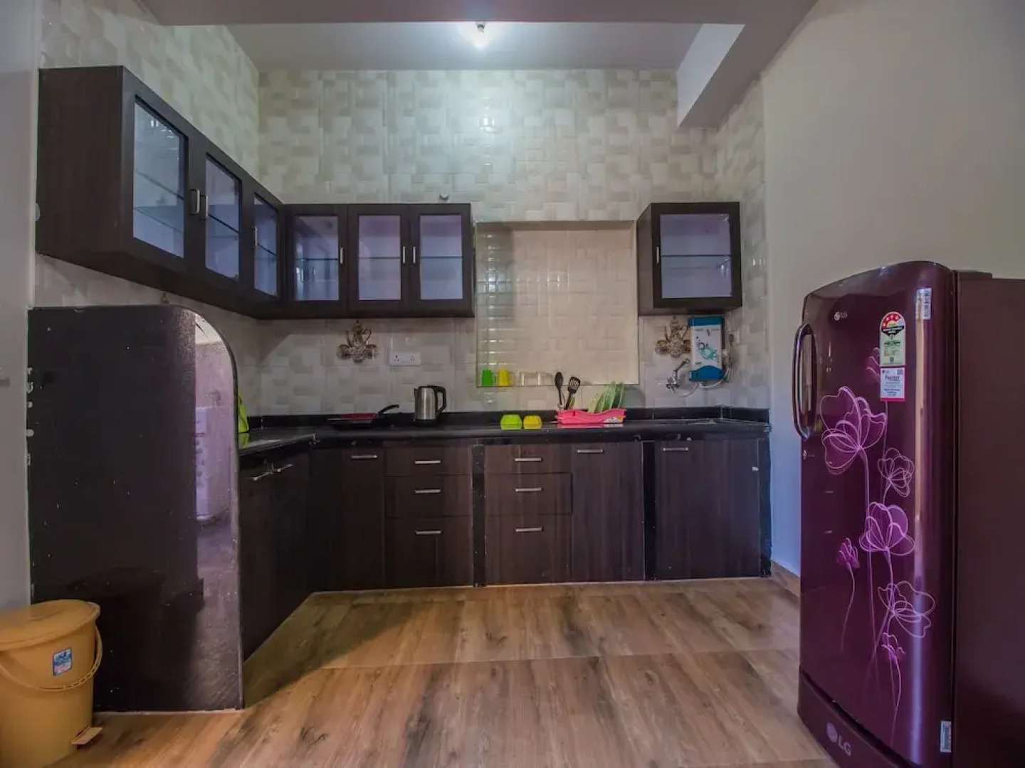 OYO 11587 Home Spacious Studios Nerul