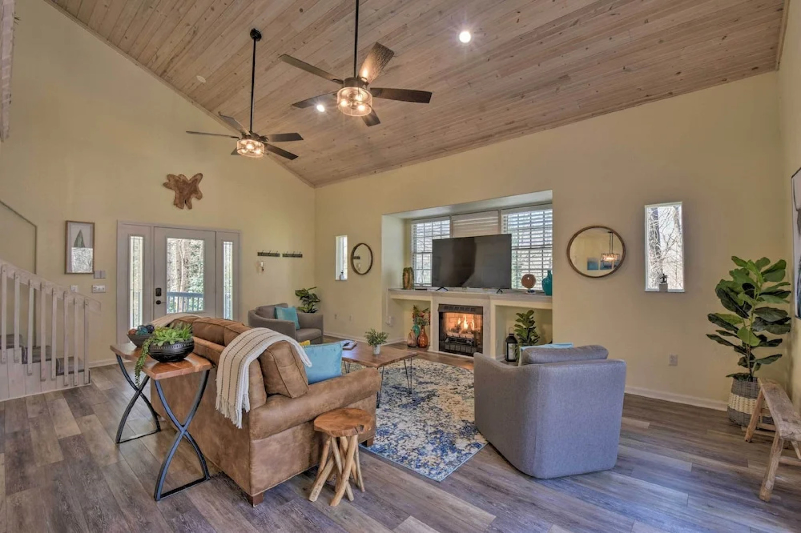 Inviting Sky Valley Home ~ 2 Mi to Mud Creek Falls