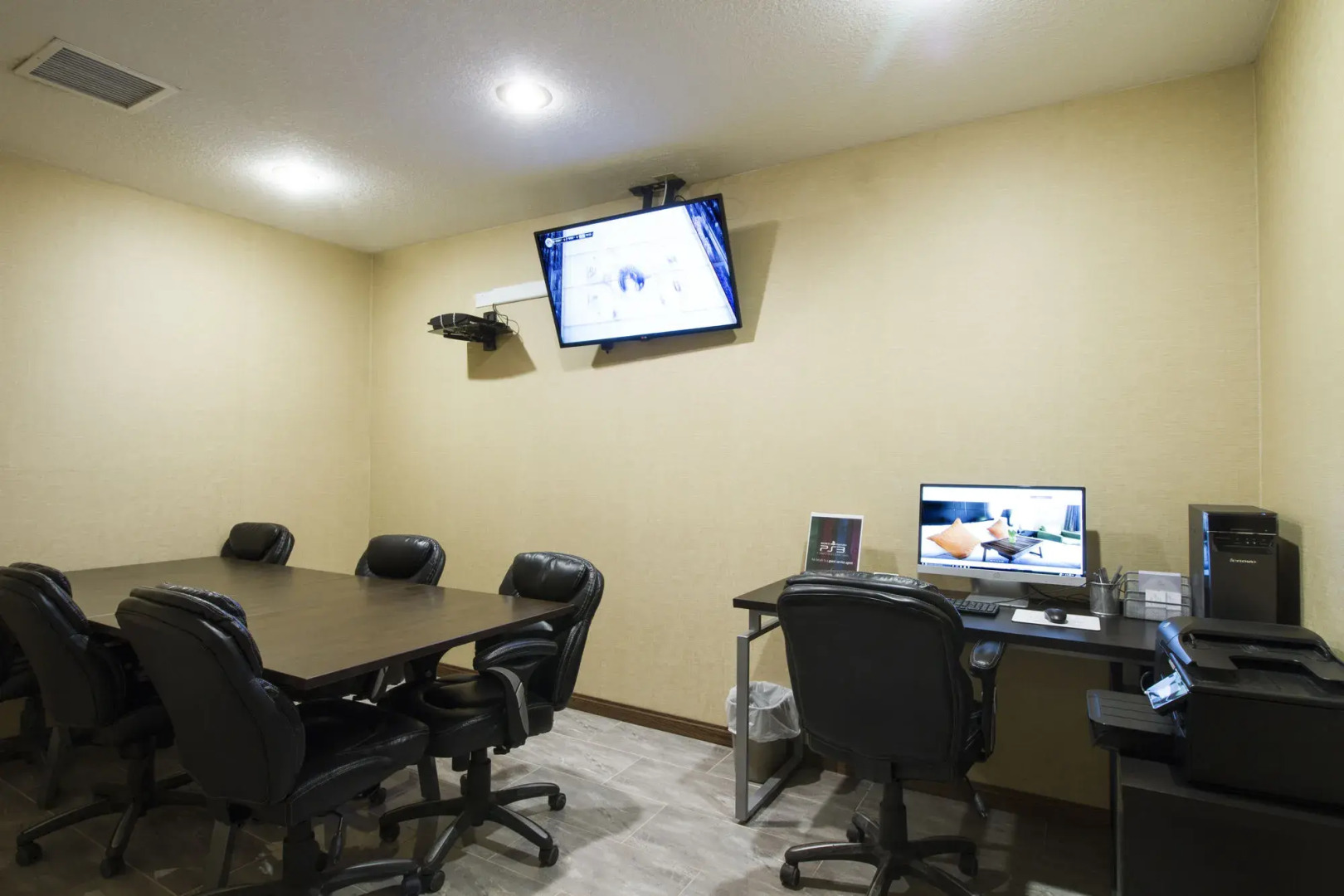 Foxwood Inn & Suites