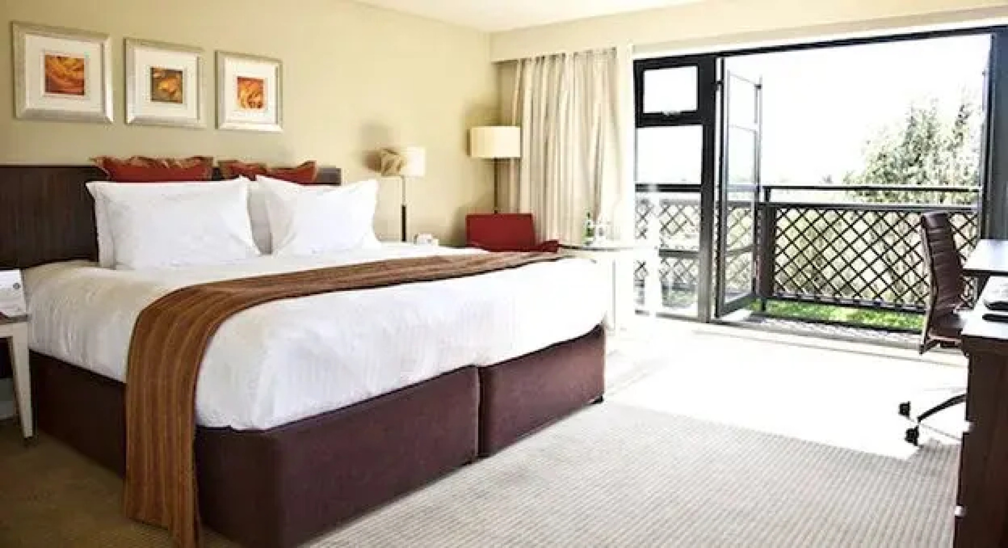 Crowne Plaza Resort Colchester - Five Lakes