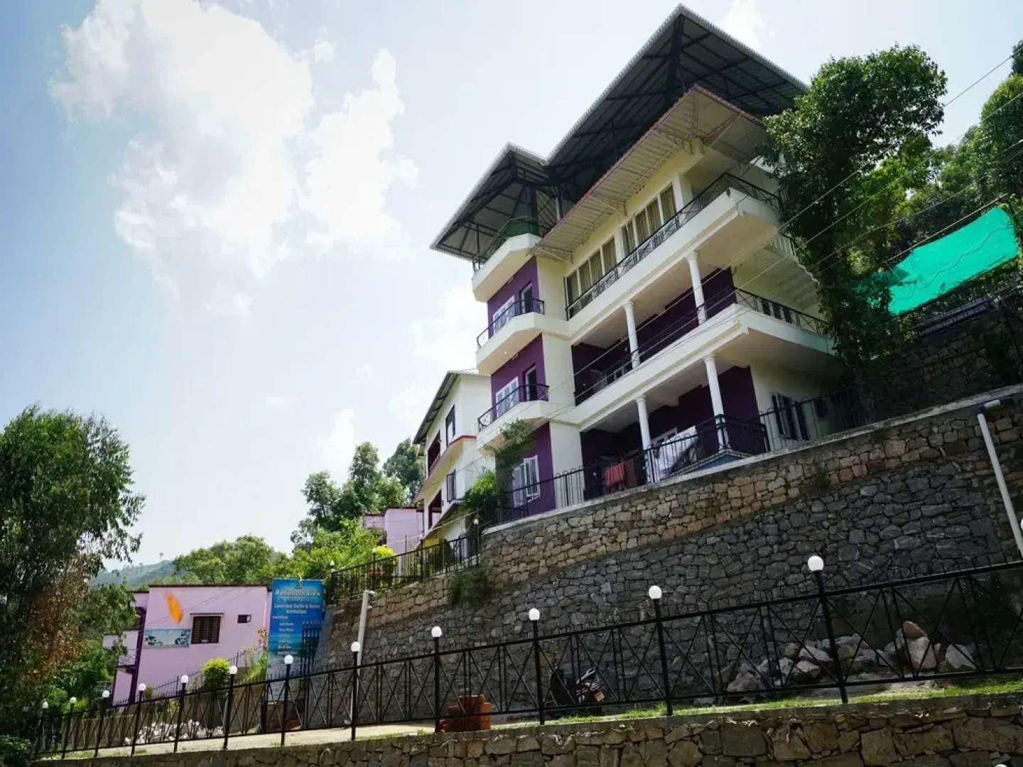 OYO 13547 Nest Cottages