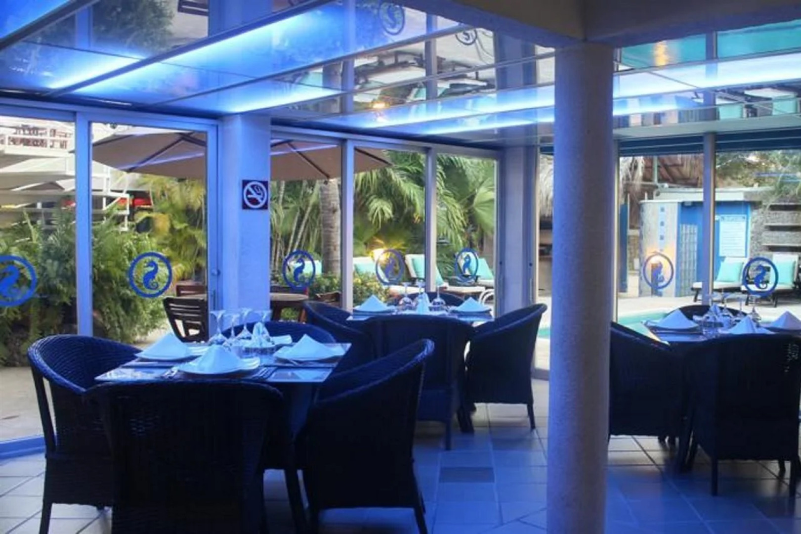 Hotel Santorini Express y Cabañas