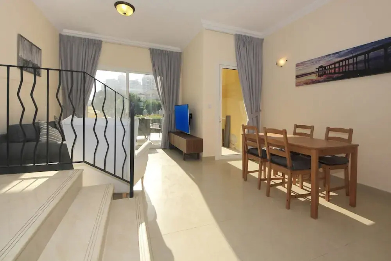 Piks Key- Al Hamra Village