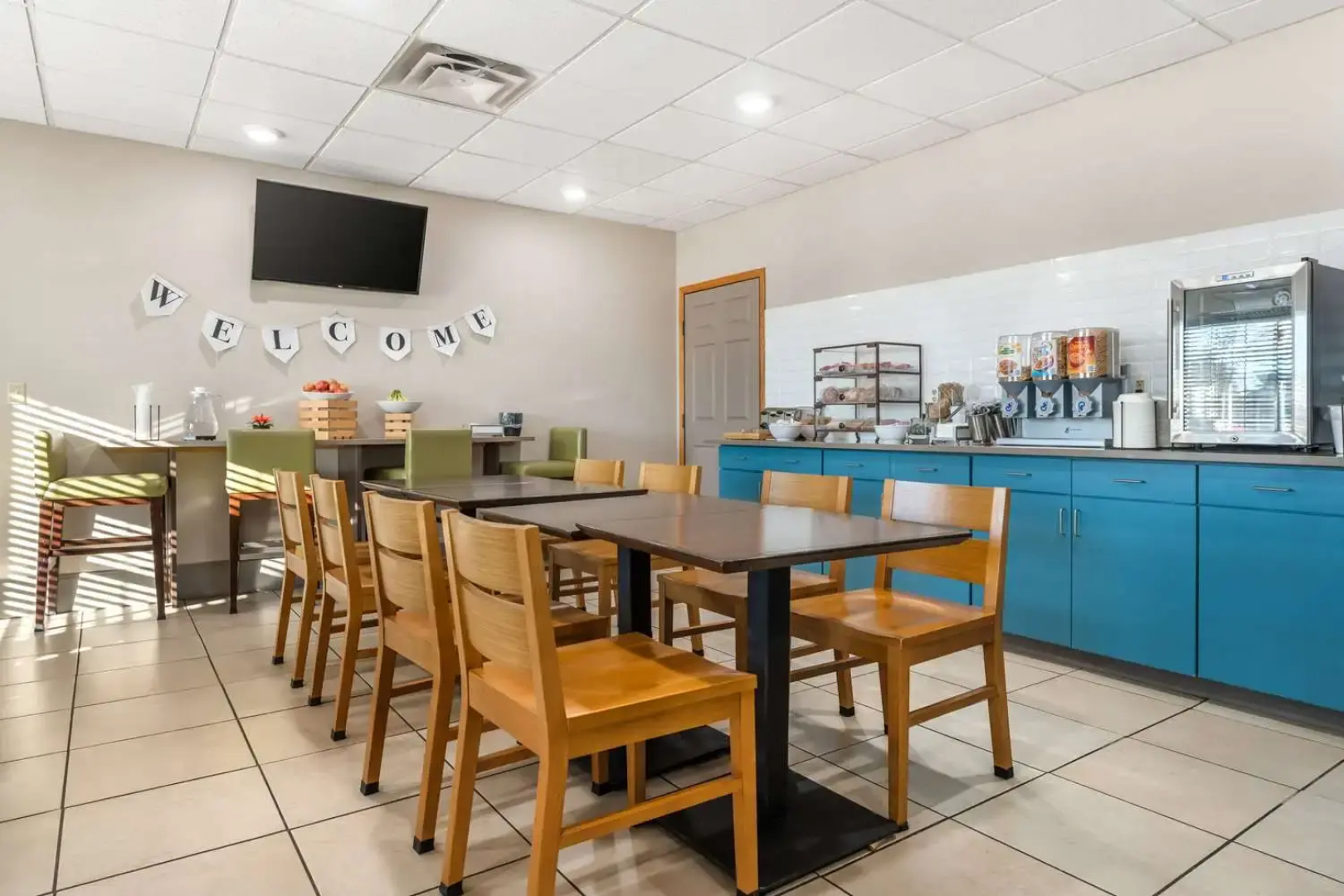 Country Inn & Suites by Radisson, Watertown, SD