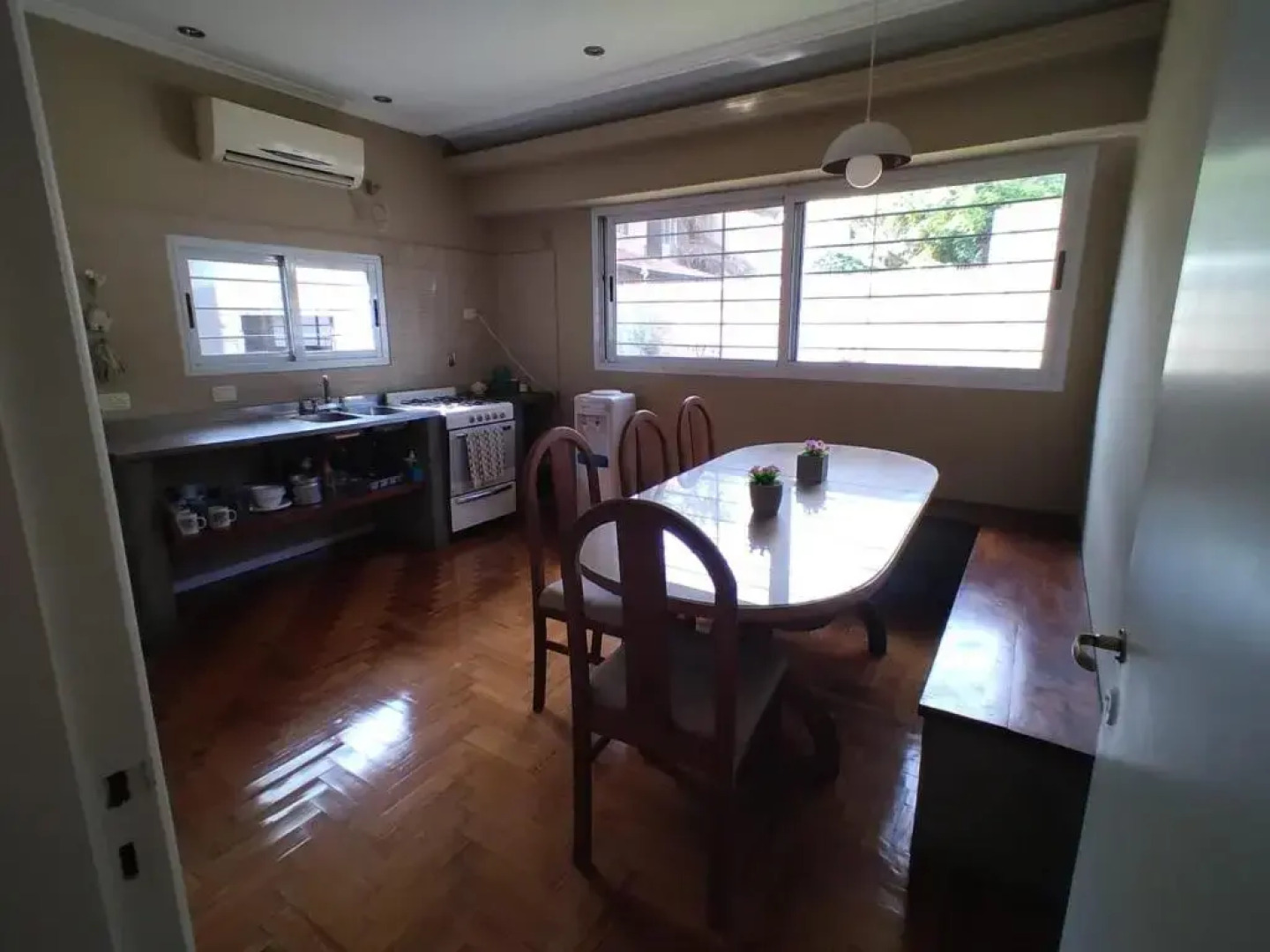 Casa con Jardín - Hermoso barrio - Centro MG- Aerop 15 min